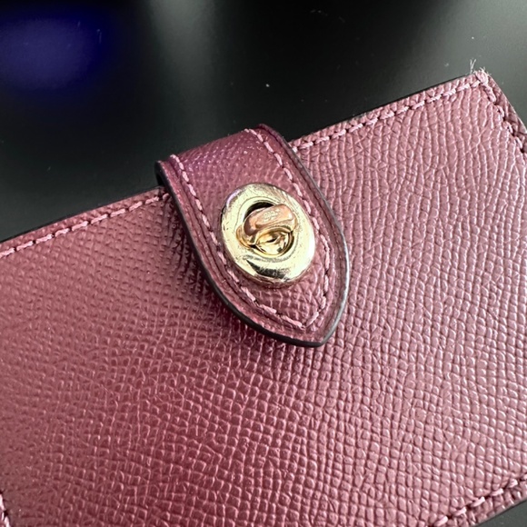 COACH ACCORDION CARD CASE Color: WINE - Picture 4 of 7